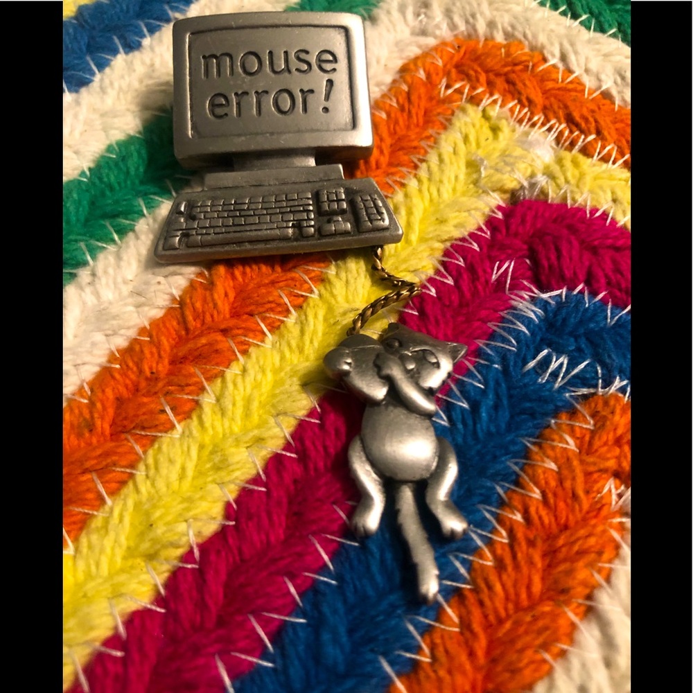 Super Cute Computer And Mouse Error Cat Brooch - image 1